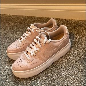 Nike court vision Alta. Look brand new